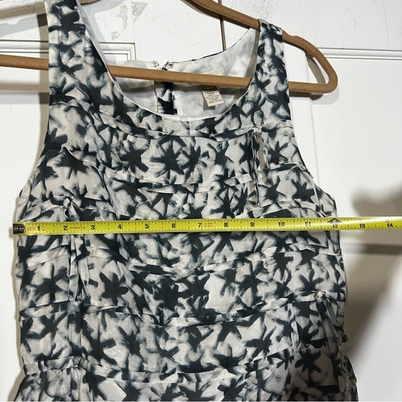 J. Crew Sheath Dress Silk Starfish Pattern Faux Wrap Silk Blue and White Size 4 - Picture 4 of 5